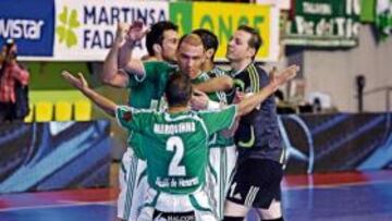 <b>TENSIÓN. </b>Interviú celebra un tanto providencial de Schumacher.