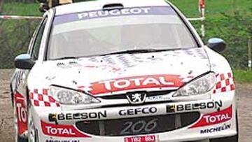 <b>SU RIVAL. </b>Sólo Joan Vinyes puede retrasar el título de Alberto Hevia.