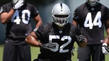 Khalil Mack en un entrenamiento de los Oakland Raiders.