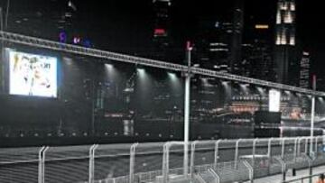 <b>A TOPE BAJO LAS ESTRELLAS. </b>Como ya hiciera el año pasado, Alonso apretó al máximo en los últimos minutos de la sesión y es optimista.