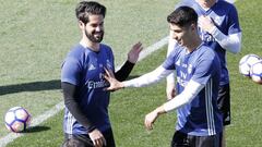 Isco, con Asensio en un entrenamiento del Real Madrid.