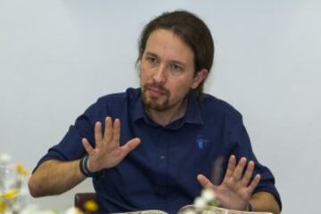 Pablo Iglesias durante la comida en el Diario AS.