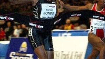 <b>PRIMER TRIUNFO COMO MAMÁ.</b> Marion Jones, venciendo apuradamente en el Madison Square Garden.