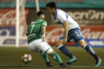 Futbol, Audax vs Universidad Catolica.
Decima fecha, cmapeonato de Clausura 2016/17.
El jugador de Universidad Catolica Alfonso Parot, derecha, disputa el balon con Bryan Carrasco de Audax durante el partido de primera division en el estadio Bicentenario La Florida de Santiago, Chile.
16/04/2017
Andres Pina/Photosport
************

Football, Audax vs Universidad Catolica.
10th date, Clousure Championship 2016/17
Universidad Catolica's player Alfonso Parot, right, battles for the ball against Bryan Carrasco of Audax during the first division football match held at the Bicentenario La Florida stadium in Santiago, Chile.
16/04/2017
Andres Pina/Photosport