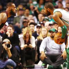 LeBron (24+8+10) le brinda su particular homenaje a Pierce