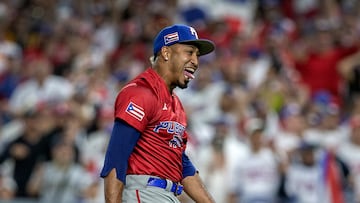 Miami (United States), 15/03/2023.- Puerto Rico pitcher Edwin Diaz celebrates at the conclusion of the 2023 World Baseball Classic Pool D match between the Dominican Republic and Puerto Rico at LoanDepot Park baseball stadium in Miami, Florida, USA, 15 March 2023. (República Dominicana, Estados Unidos) EFE/EPA/CRISTOBAL HERRERA-ULASHKEVICH