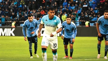 Roger Martínez marca doblete en debut liguero de Racing