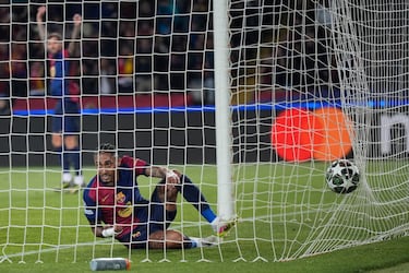 El brasileño anotó el 1-0 en una posición muy justa. El fuera de juego semiautomático despejó la duda. Gol legal.