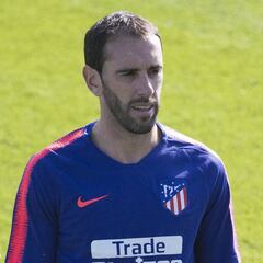 Godín tocó balón, entrenó bien y podría jugar ante el Athletic