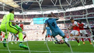 Alexis salva al Arsenal y lo instala en la final de la FA Cup