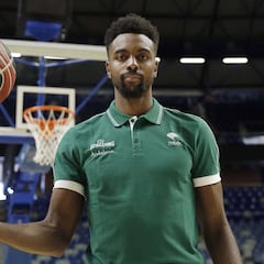 Livio: “Tony Parker me ha felicitado por venir al Unicaja”