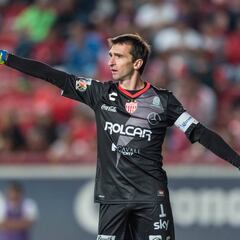 Presión por títulos en Rayados no espanta a Marcelo Barovero