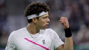 El tenista estadounidense Ben Shelton celebrate su victoria ante Jannik Sinner en el Masters 1.000 de Indian Wells.