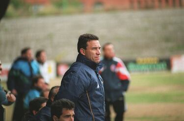 Paco Buyo, en 1999, dirigiendo al Real Madrid C contra un histórico, el Pegaso.