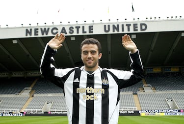 El futbolista italiano, aunque nació en Nueva Jersey, jugó 6 meses, de enero a junio de 2006, en el Newcastle, cedido por el Manchester United.
"Il Bnambino" anotó solo 1 gol en los 11 partidos que disputó como 'magpie', urraca en inglés, sobrenombre que se le da a los aficionados del Newcastle United.