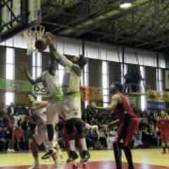 Castro gana en Chiloé y estira la semifinal al máximo