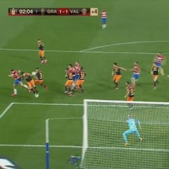 Tiene hirviendo al valencianismo: el polémico penalti en el 93'... y la celebración de su ex Soldado