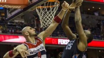 Marcin Gortat y Al Jefferson.