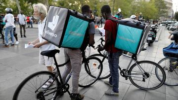 FILE PHOTO: Bikers of food courier service Deliveroo demonstrate as they called on clients to boycott the brand in Paris, France, August 7, 2019.  REUTERS/Charles Platiau/File Photo