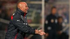 Sampaoli llega a la marca de Riera en duelos con la Roja