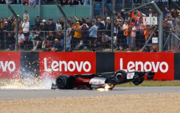 Accidente en la salida del Gran Premio de Gran Bretaña de la Fórmula 1.