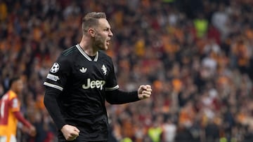 ISTANBUL (Turkey), 17/02/2026.- Juventus' Teun Koopmeiners celebrates after scoring 1-1 equalizer during the UEFA Champions League play-offs 1st leg match between Galatasaray SK and Juventus FC, in Istanbul, Turkey, 17 February 2026. (Liga de Campeones, Turquía, Estanbul) EFE/EPA/TOLGA BOZOGLU