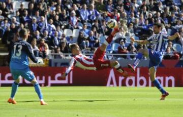 El jugador del Atlético marca el 0-1 de tijera ante el Deportivo de La Coruña en la temporada 14/15.
 