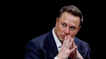 FILE PHOTO: Elon Musk, Chief Executive Officer of SpaceX and Tesla and owner of Twitter, gestures as he attends the Viva Technology conference dedicated to innovation and startups at the Porte de Versailles exhibition centre in Paris, France, June 16, 2023. REUTERS/Gonzalo Fuentes/File Photo