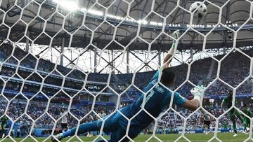 Egypt's goalkeeper Essam El Hadary makes a save from the penalty spot during the Russia 2018 World Cup Group A football match between Saudi Arabia and Egypt at the Volgograd Arena in Volgograd on June 25, 2018. / AFP PHOTO / NICOLAS ASFOURI / RESTRIC