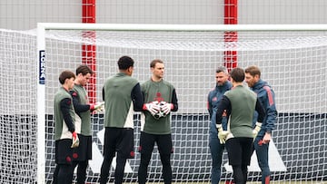 Manuel Neuer en un entrenamiento del Bayern.