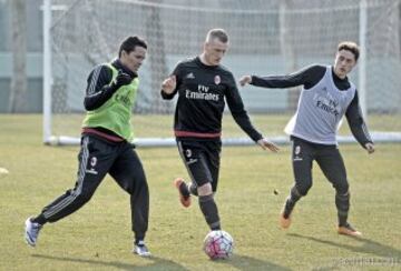 El equipo prepara en Milanello, campo de entrenamiento del Milan, el encuentro del sábado ante Torino. Los 'rossoneros' son sextos del campeonato, a 8 puntos de la Fiore, tercera de la Serie A 