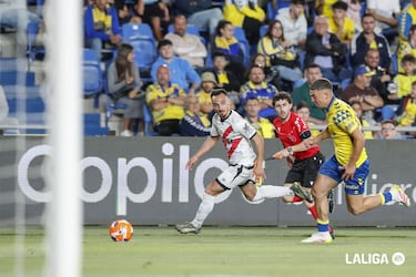 El extremo de la Franja hizo un gol decisivo que le permite colocarse a un gol del máximo goleador del Rayo en Primera: Alberto Bueno. Siempre cumple y apareció ante Las Palmas para mantener el sueño europeo de Vallecas.