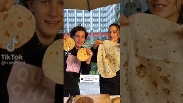 Rosalia prepara quesadillas con el tiktoker ‘RobeGrill’