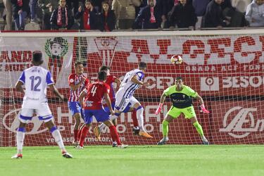 De la Rosa da tres puntos al Recre en un final de infarto