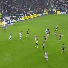 El día que Pirlo anotó un golazo a los 90' tras pase de Vidal