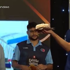 Tadas Sedekerskis encesta... ¡una tarta en una canasta!