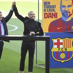 "La afición oye que pueden volver Messi e Iniesta y se lo toma a chufla"