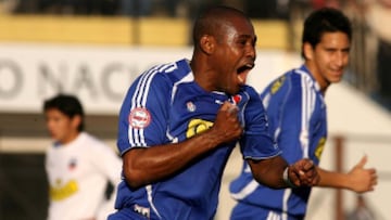 El delantero fue el goleador de la Universidad de Chile en el Torneo de Apertura 2006, cuando los universitarios (liderados por Marcelo Salas) cayeron por penales ante Colo-Colo.