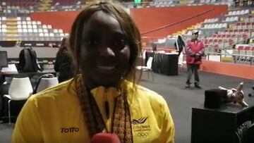 Yenny Sinisterra celebra sus tres medallas en Lima