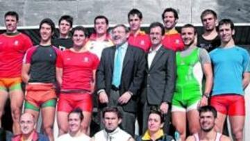 Los deportistas, con Lissavetzky.