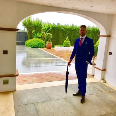 Sergio Ramos celebra su 40º cumpleaños convertido en un icono más allá del terreno de juego. El defensa sevillano, que ha marcado estilo durante dos décadas de carrera, acumula algunos de los looks más virales y comentados del panorama deportivo y mediático.