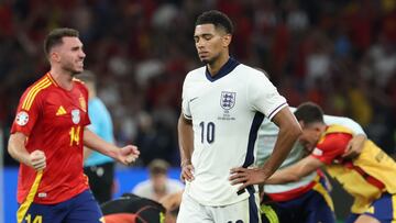 Jude Bellingham, jugador de la Selección inglesa, se lamenta tras perder en la final de la Eurocopa ante España.