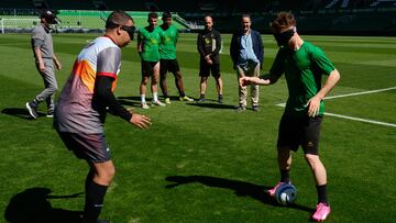 Peque, del Racing, con la ONCE.