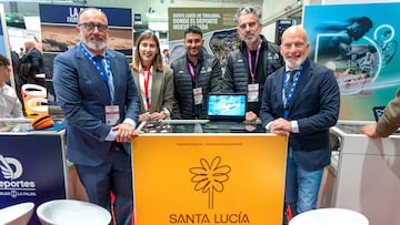 Representantes de Santa Lucía de Tirajana en el stand del municipio en FITUR Sports 2026