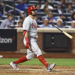 Kyle Schwarber de los Philadelphia Phillies sólo bateó dos sencillos durante mayo