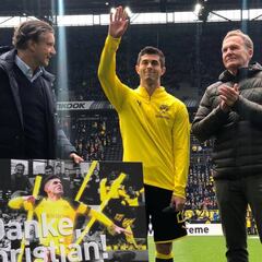 Pulisic keeps Dortmund's Bundesliga hopes alive