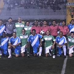 Leyendas internacionales golearon a figuras de Guatemala