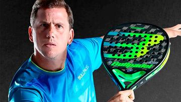 Paquito Navarro junto a su Bullpadel Hack 2020.