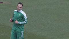 Heiko Westermann entrena con el Real Betis.