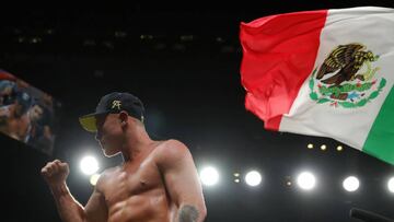 El pugilista mexicano, actual monarca de tres divisiones distintas, señaló que el tema GGG ya no es un reto en lo deportivo. Dedicó su triunfo a todos los que se adelantaron en el Día de Muertos.